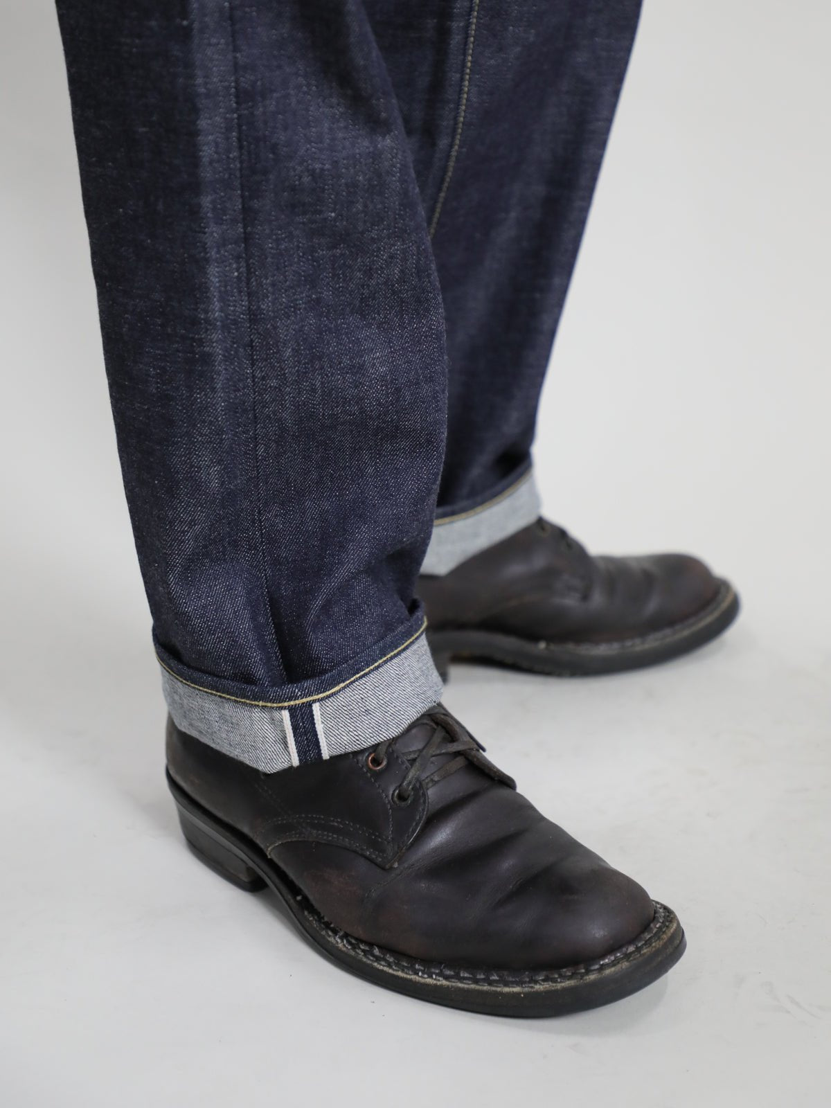 B-1969-XX-RR2011-004 Rigid Cinch buckle Jeans made with Selvedge denim from Okayama