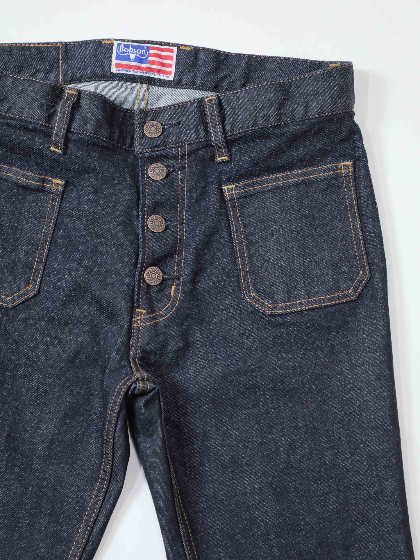 BOBSON | ボブソン | 岡山デニム | ストレッチジーンズ | ジーンズコーデ | カラーバリエーション | 高品質 | ブーツカット | ユニセックス | メンズベルボトム | パンタロン | 1980年代ファッション | 1970年代ファッション | オシャレ上級者 | 足長効果 | ベルボトムジーンズ | ビンテージ加工 | ヴィンテージ加工 | フレアパンツ | バギー | 550型 | レトロ