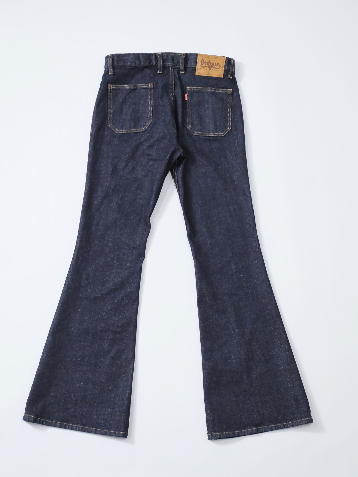 BOBSON | ボブソン | 岡山デニム | ストレッチジーンズ | ジーンズコーデ | カラーバリエーション | 高品質 | ブーツカット | ユニセックス | メンズベルボトム | パンタロン | 1980年代ファッション | 1970年代ファッション | オシャレ上級者 | 足長効果 | ベルボトムジーンズ | ビンテージ加工 | ヴィンテージ加工 | フレアパンツ | バギー | 550型 | レトロ