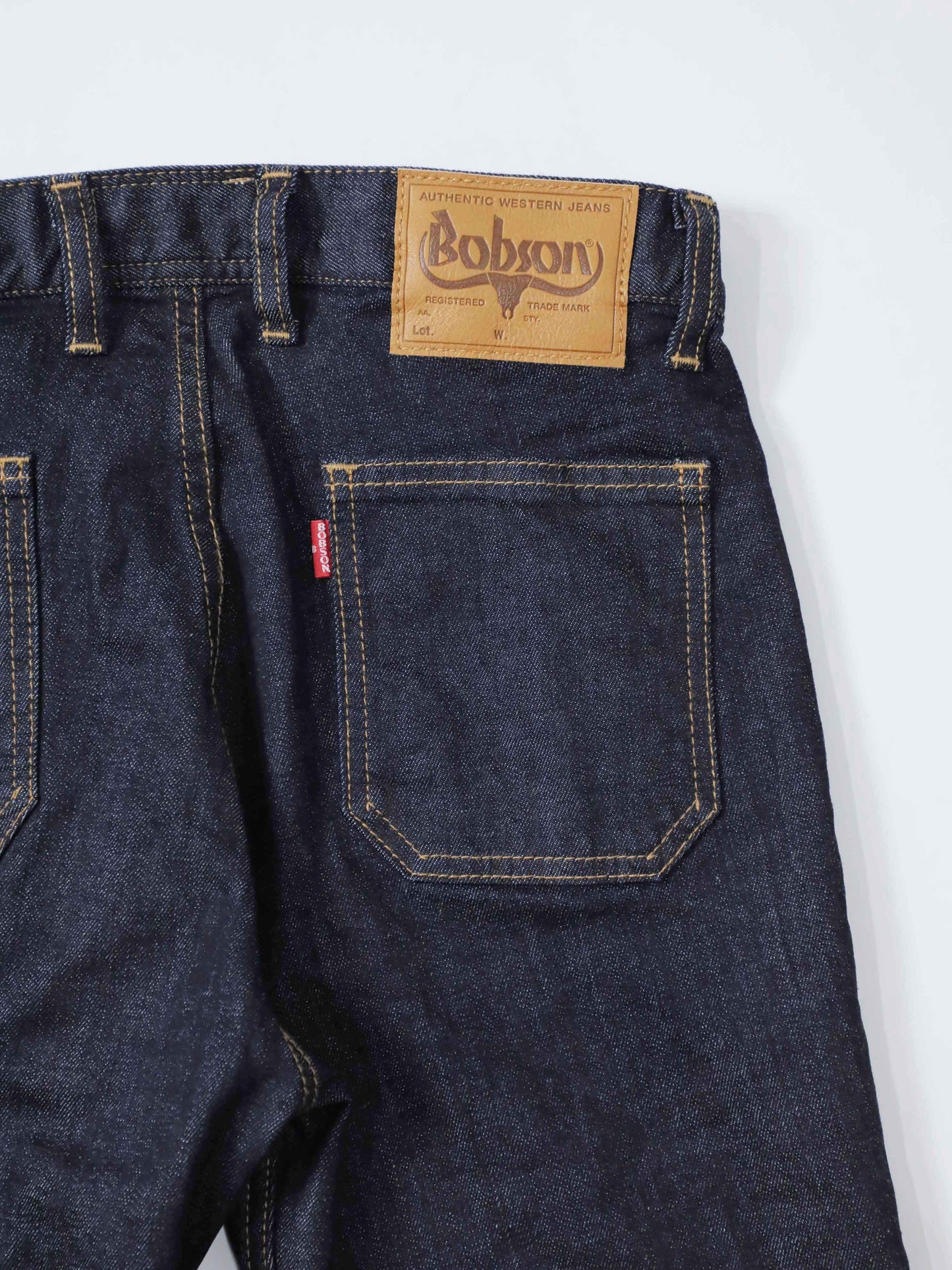 BOBSON | ボブソン | 岡山デニム | ストレッチジーンズ | ジーンズコーデ | カラーバリエーション | 高品質 | ブーツカット | ユニセックス | メンズベルボトム | パンタロン | 1980年代ファッション | 1970年代ファッション | オシャレ上級者 | 足長効果 | ベルボトムジーンズ | ビンテージ加工 | ヴィンテージ加工 | フレアパンツ | バギー | 550型 | レトロ