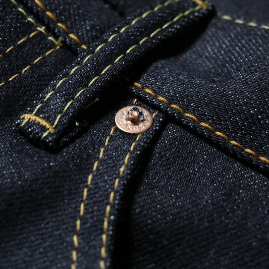 ジーンズの「リベット」は何のために付いているの？歴史や種類をご紹介