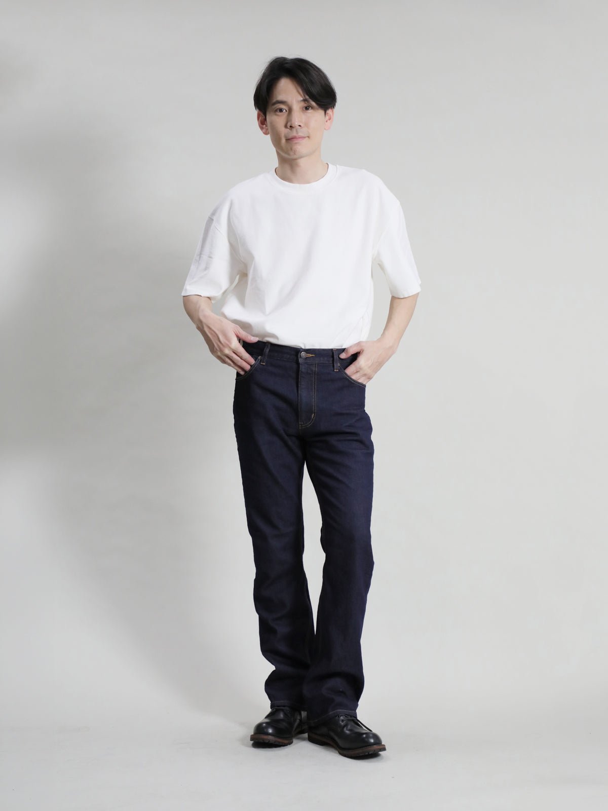 Shoe-cut jeans, one-washed color/unisex