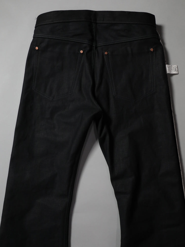 B-1969-XX-F-BK-004 【Okayama-made, vertically and horizontally black selvedge denim】Bell-bottom rigid BELL-BOTTOM BLACK SELVEDGE DENIM RIGID